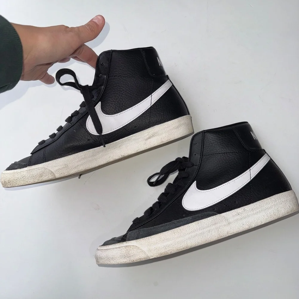 NIKE Mens 12 Black White Leather Mid 77 Vintage High Top Lace Up Sneakers Box 5B
